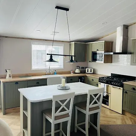 Tatil Evi Hawthorne With Hot Tub