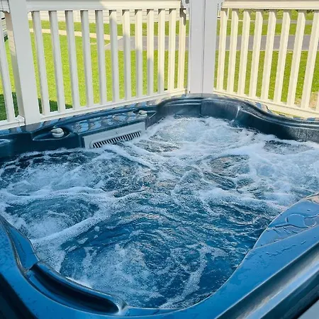 Holiday home Hawthorne With Hot Tub